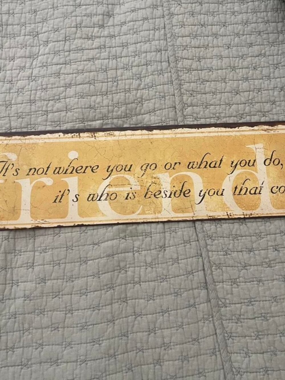 Inspirational Metal Sign 'Friends' Quote Decor
